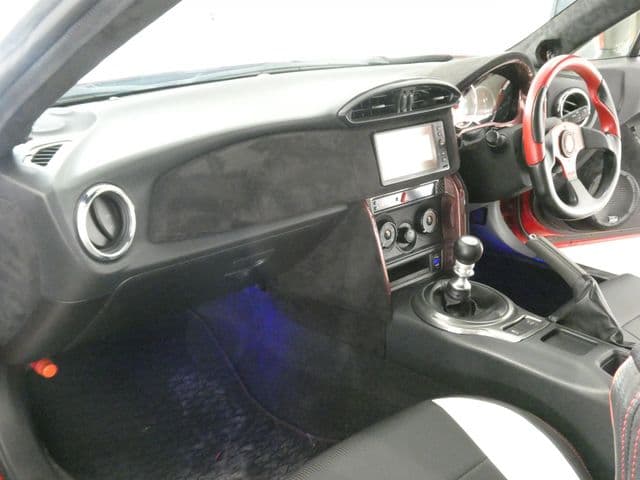 Car thumbnail 3