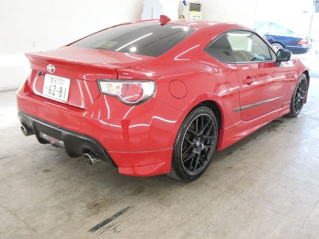 Car thumbnail 4