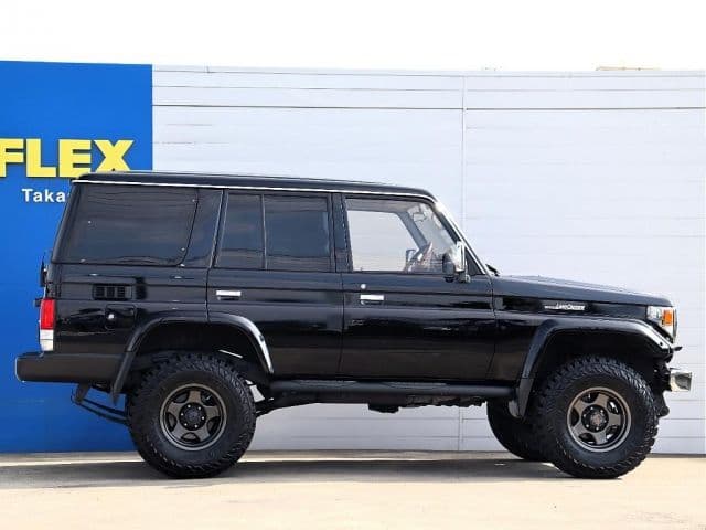 Car thumbnail 4