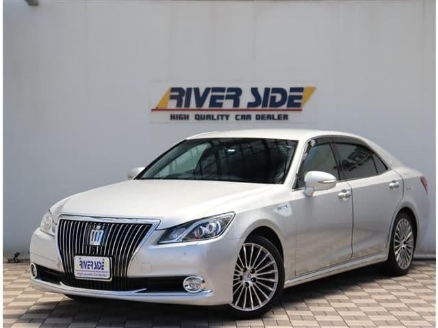 TOYOTA CROWN MAJESTA