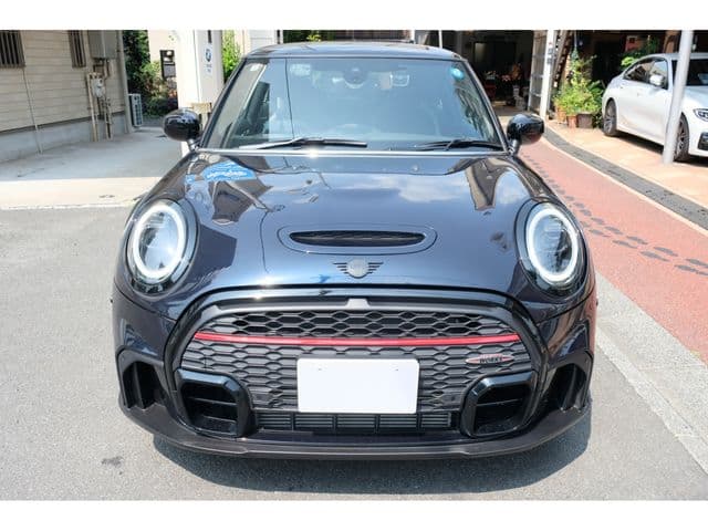 Car thumbnail 3