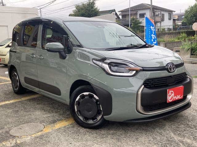 TOYOTA SIENTA HYBRID