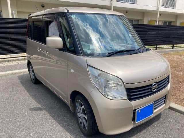 NISSAN