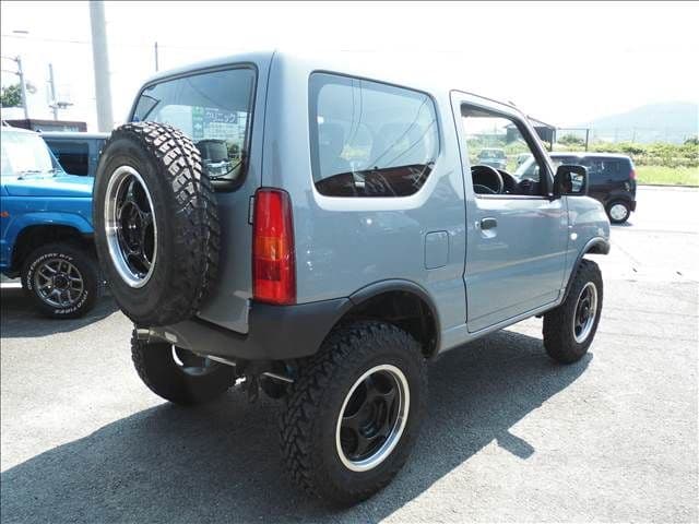 Car thumbnail 2