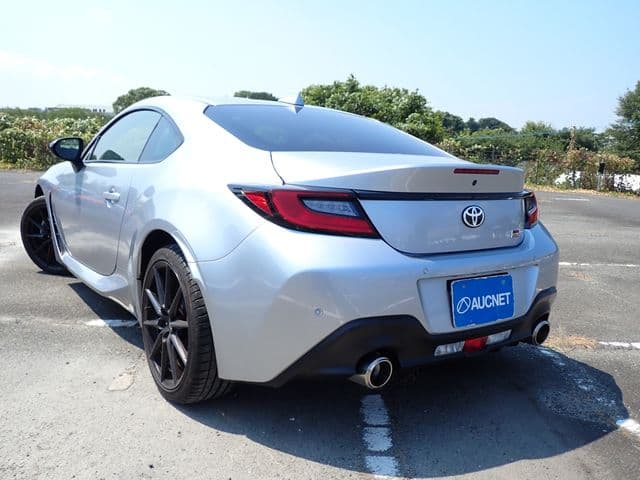 Car thumbnail 3