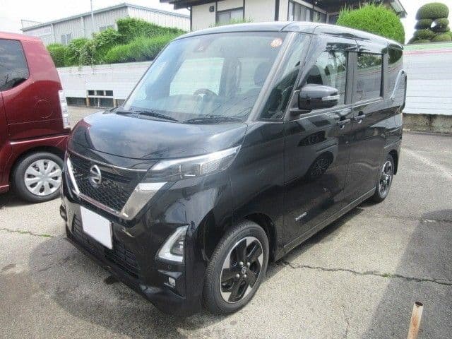 NISSAN