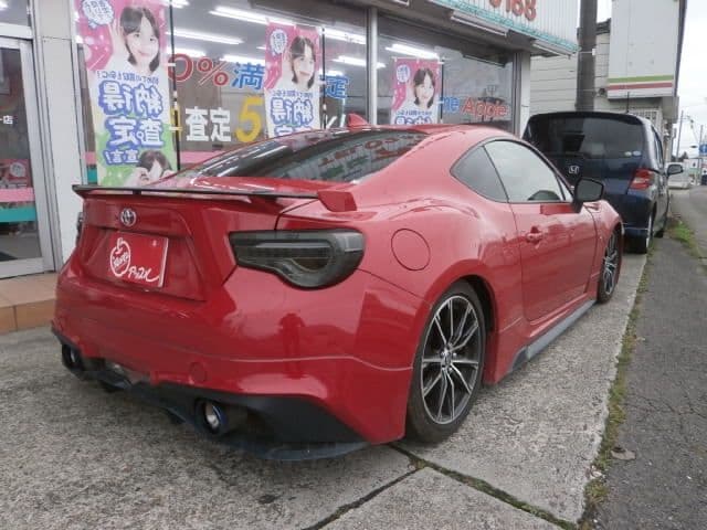 Car thumbnail 3
