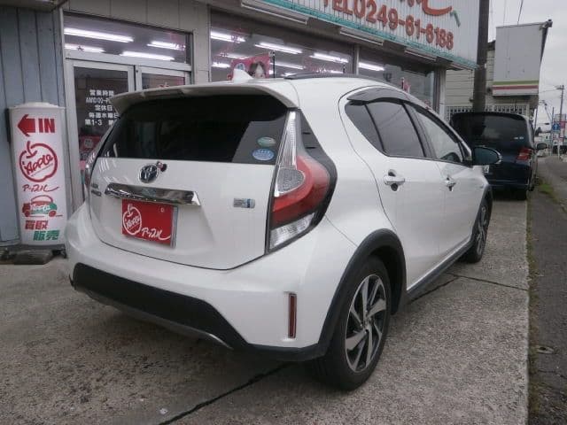 Car thumbnail 3