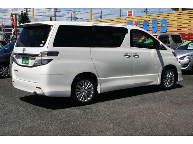 Car thumbnail 3