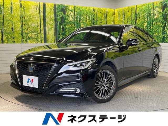 TOYOTA CROWN sedan hybrid 4WD