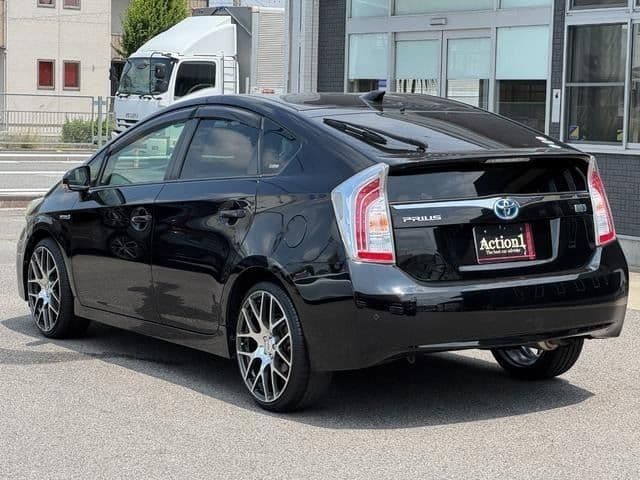 Car thumbnail 4