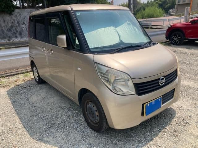 NISSAN