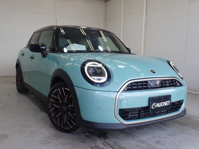 Car image 1