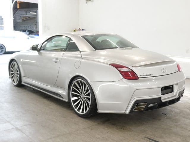 Car thumbnail 2