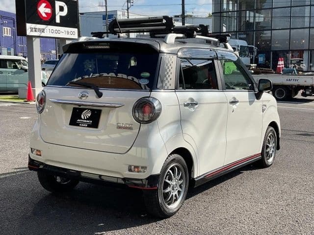 Car thumbnail 3