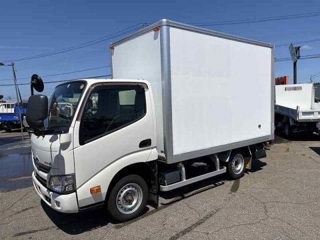 TOYOTA DYNA