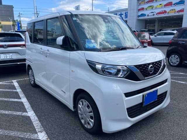 NISSAN