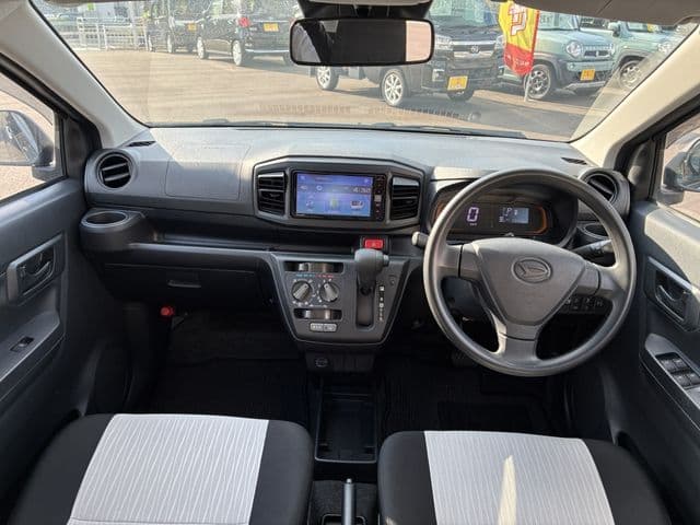 Car thumbnail 3