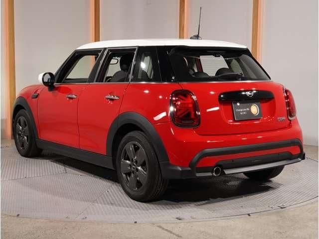 Car thumbnail 2