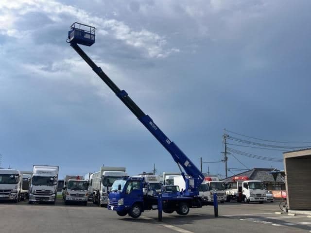 ISUZU