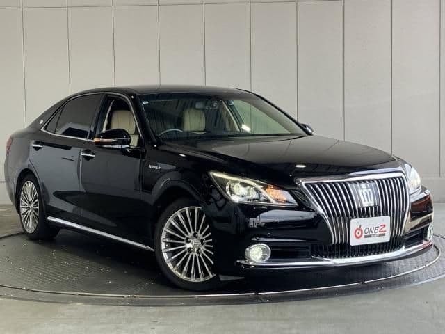 TOYOTA CROWN MAJESTA HYBRID