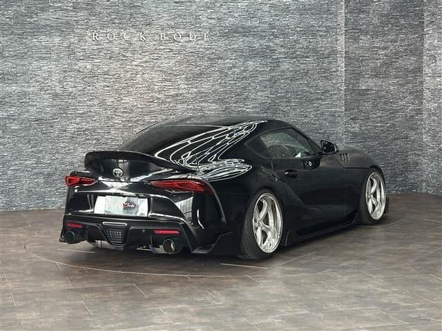 Car thumbnail 3