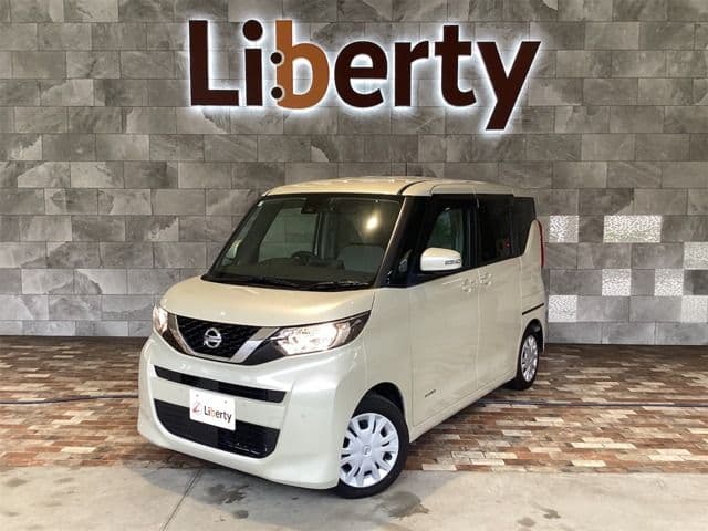 NISSAN