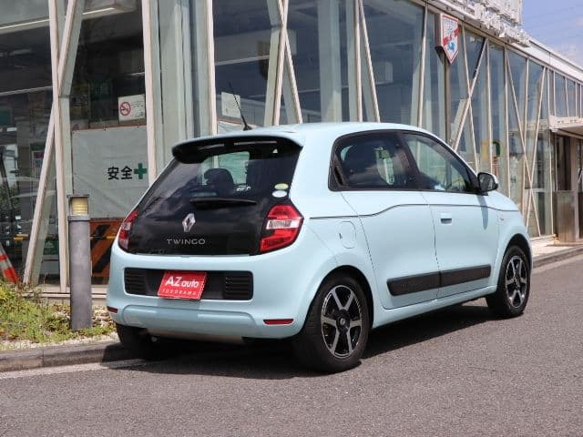 Car thumbnail 3