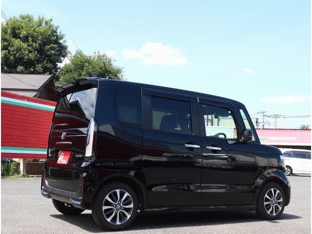Car thumbnail 3