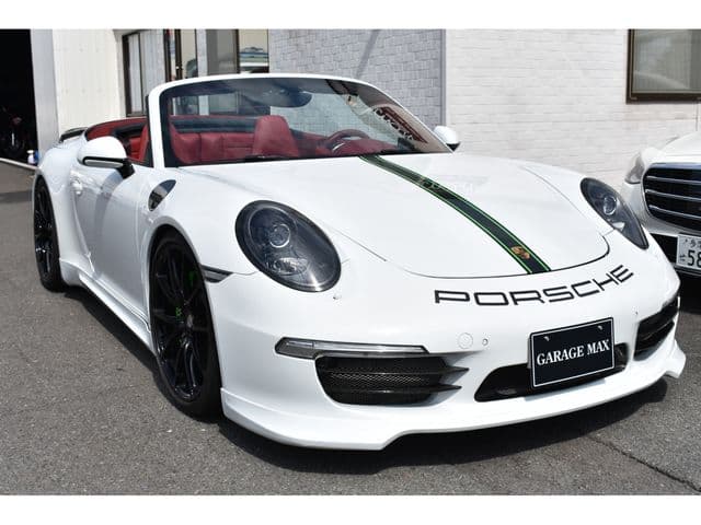 PORSCHE