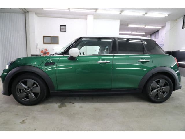 Car thumbnail 4
