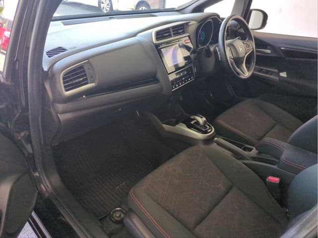 Car thumbnail 3