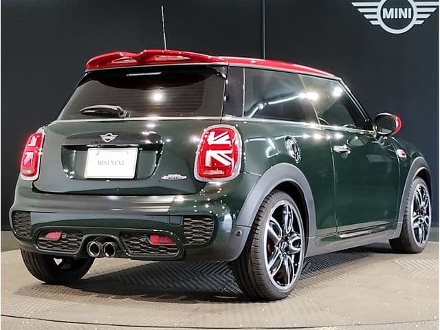 Car thumbnail 3
