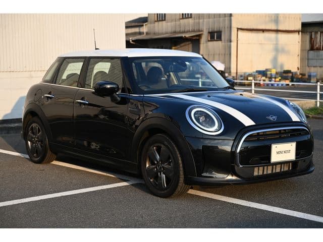Car thumbnail 3