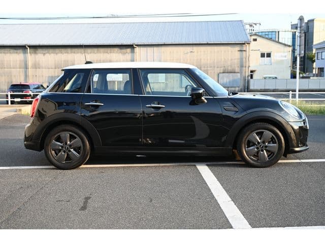 Car thumbnail 4