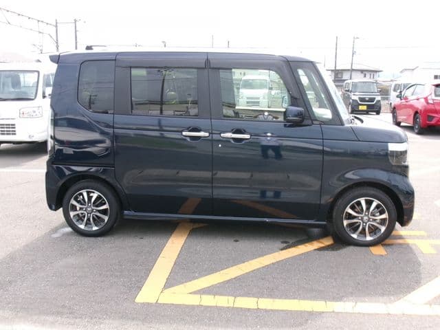 Car thumbnail 4