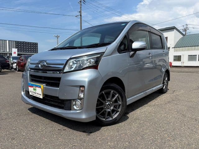 DAIHATSU MOVE CUSTOM 4WD