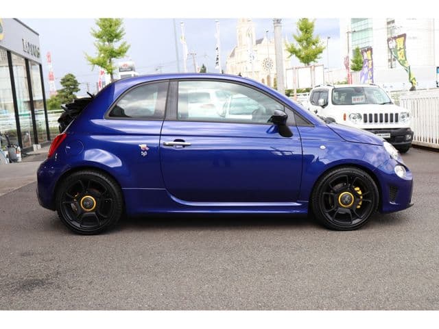 Car thumbnail 4