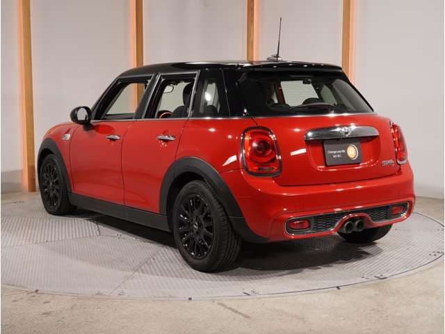 Car thumbnail 2