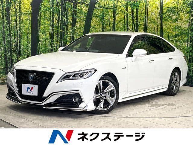 TOYOTA CROWN sedan hybrid
