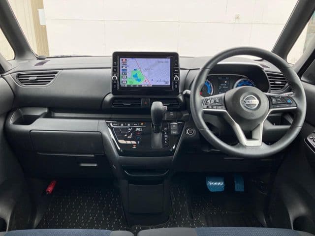 NISSAN