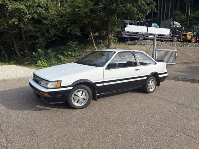 TOYOTA COROLLA LEVIN