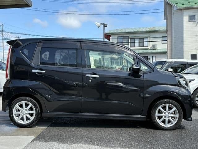 Car thumbnail 4