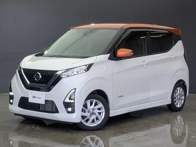 NISSAN