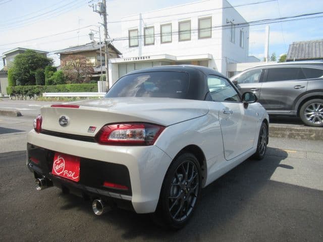 Car thumbnail 3