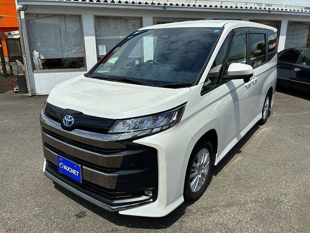 TOYOTA NOAH HYBRID