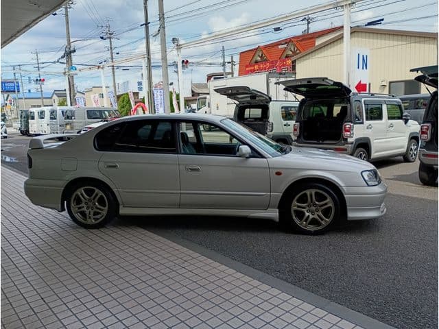 Car thumbnail 4