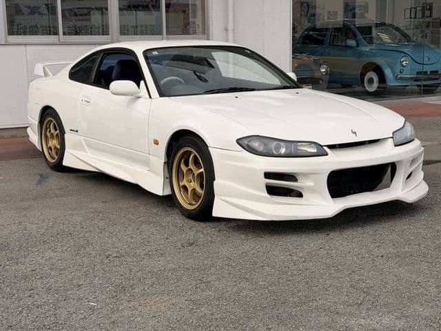Car thumbnail 3
