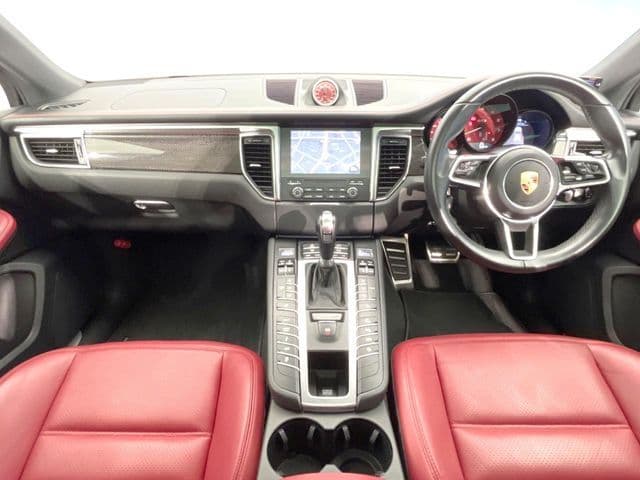 PORSCHE