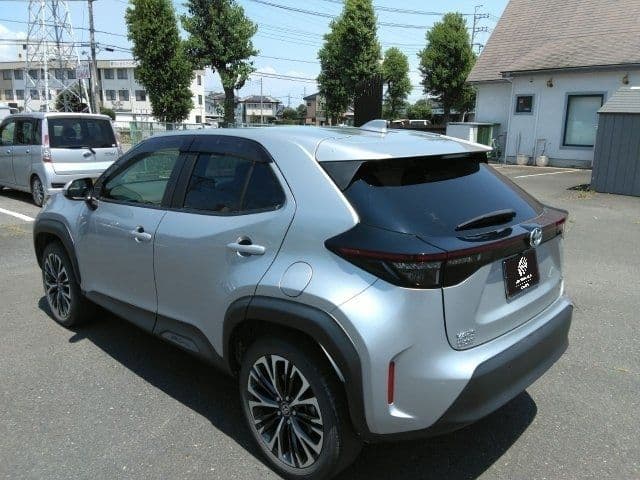Car thumbnail 3